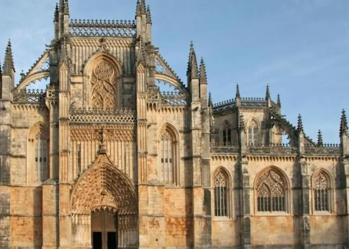 Вилла Historical 4 - Bedroom In Алкобаса