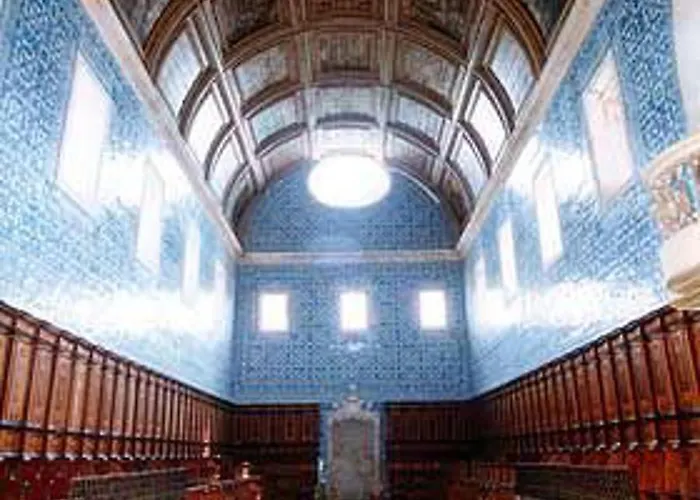 Вилла Historical 4 - Bedroom In Алкобаса