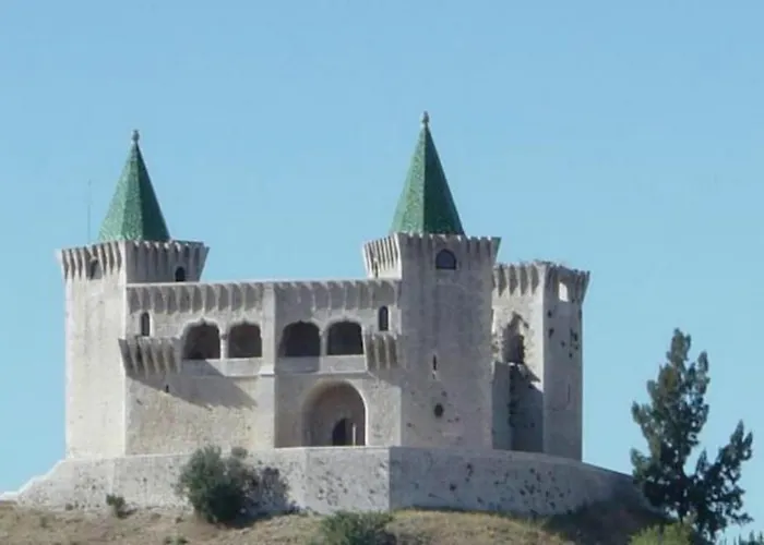 Historical 4 - Bedroom In